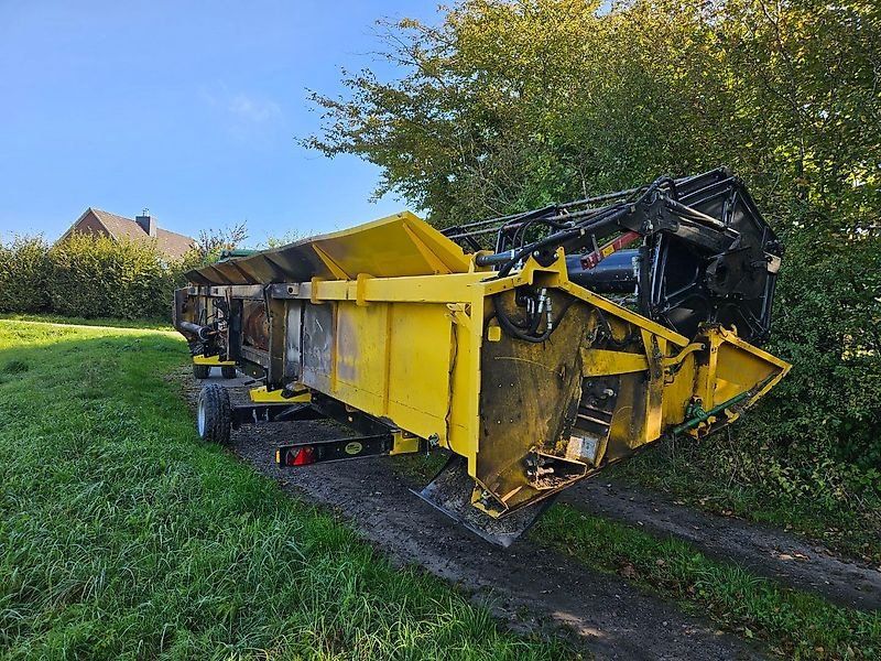 New Holland Getreideschneidwerk 10.67m Brandschaden