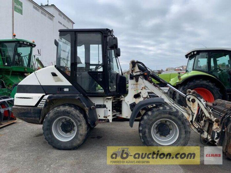 Caterpillar 908 inkl. Schaufel