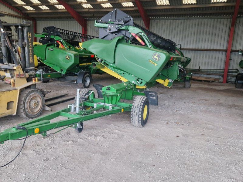 John Deere T670 Raupe mit 730FD