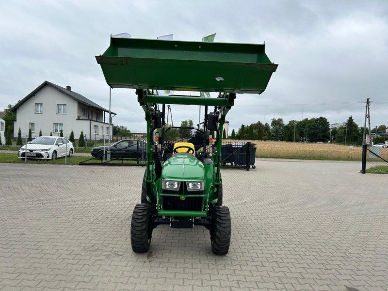 John Deere 3038E