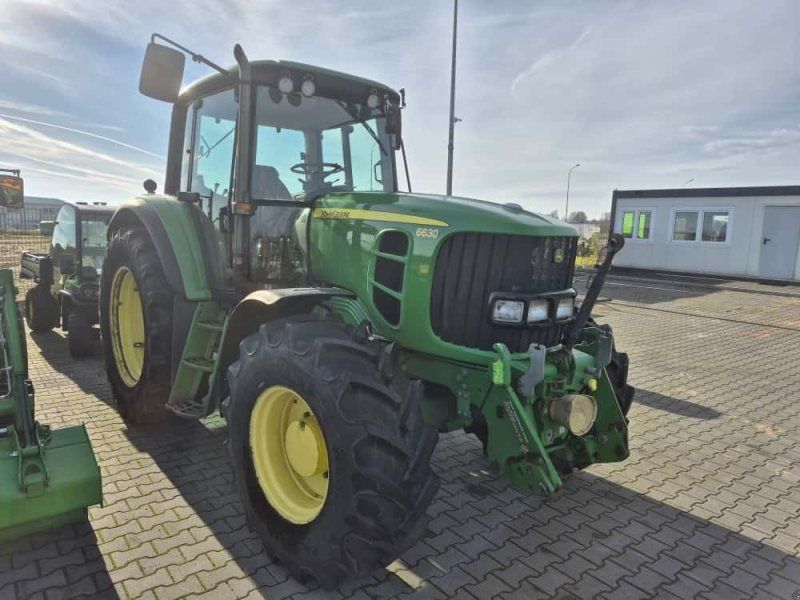 John Deere 6630