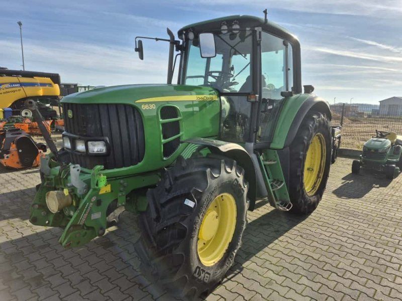 John Deere 6630