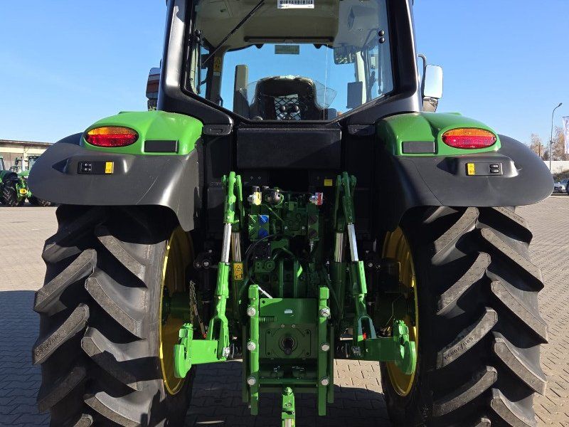 John Deere 6M 105