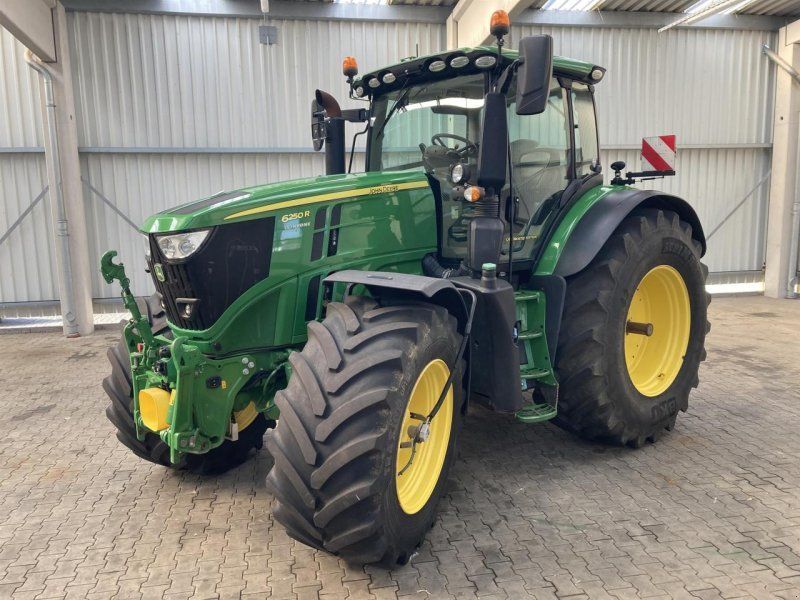 John Deere 6250R