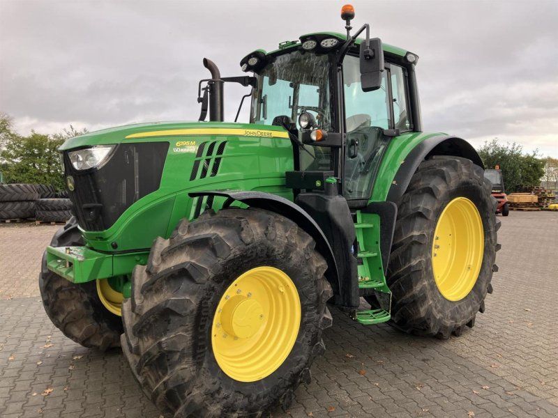 John Deere 6195M