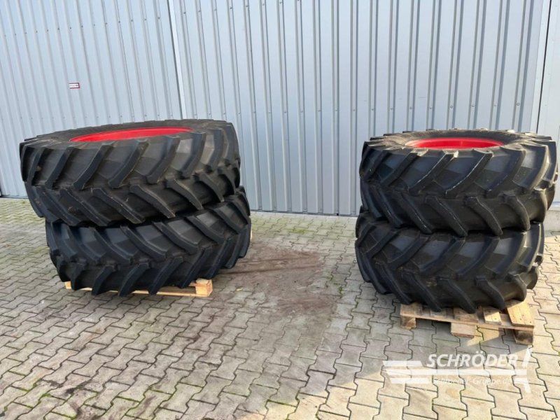 Fendt 2X 540/65 R24 + 2X 600/65 R38