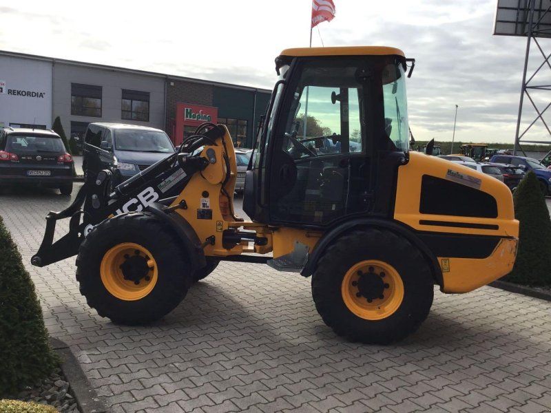 JCB 407