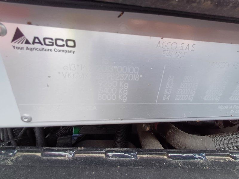 Massey Ferguson 7S.180