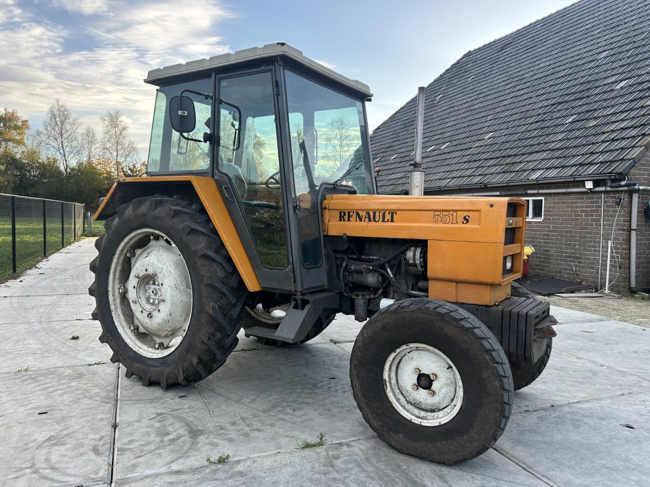 Nette Renault 551 S (MARGE)