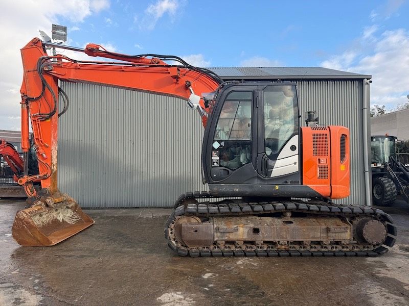 Hitachi ZX 135 US 5-B