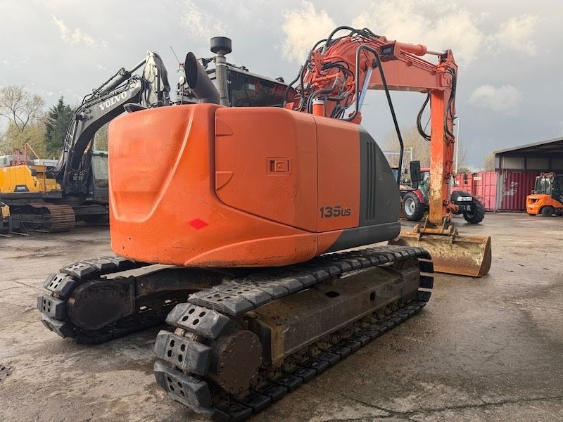 Hitachi ZX 135 US 5-B