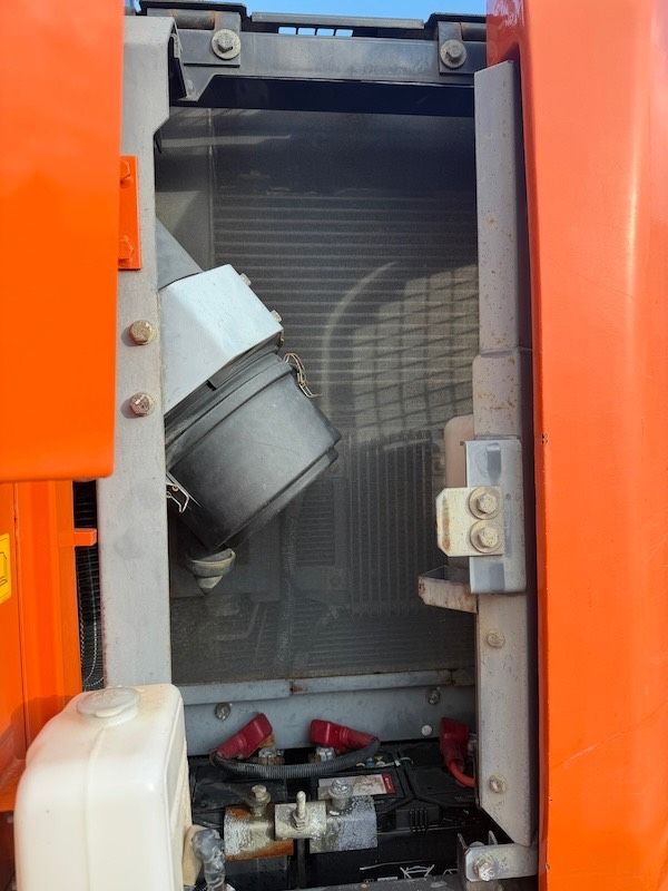 Hitachi ZX 135 US 5-B