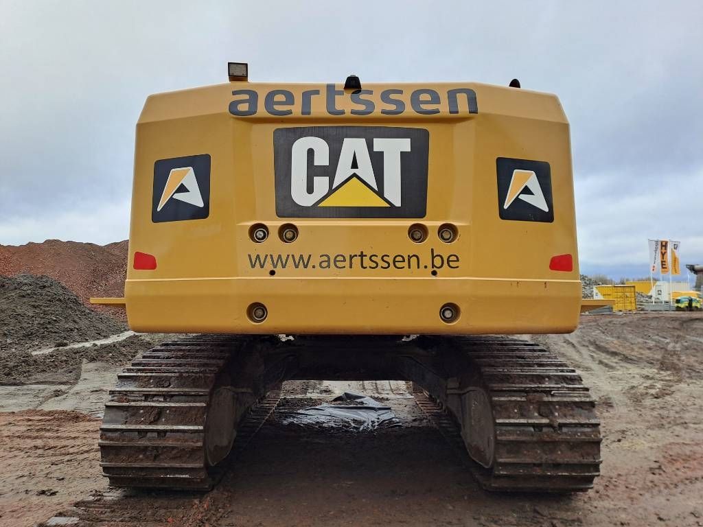 CAT 374FL