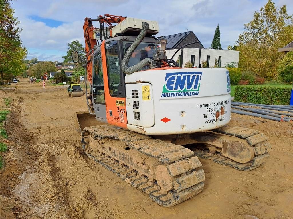 Hitachi ZX135US