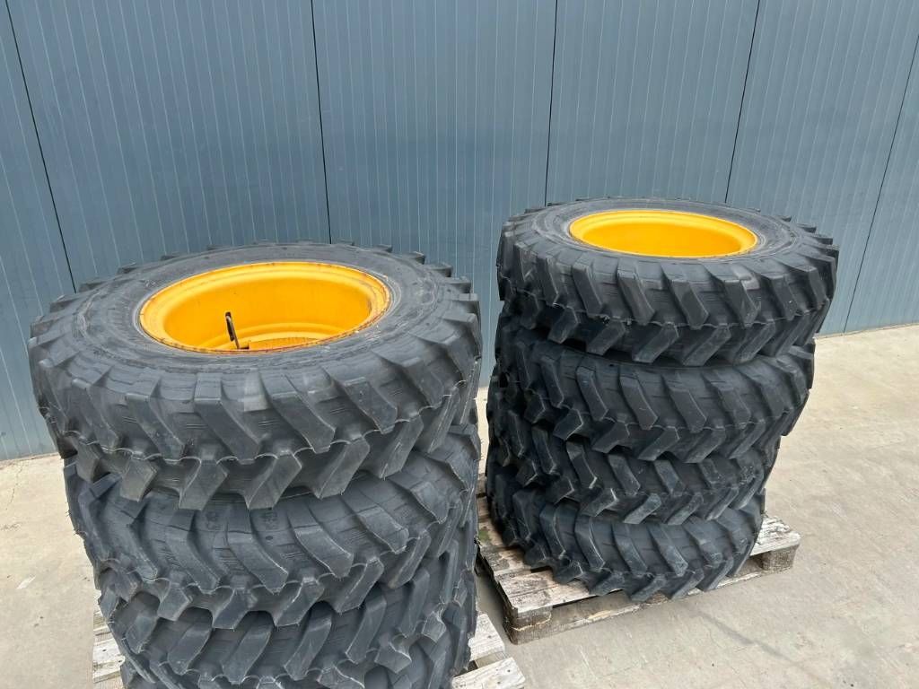 Bridgestone 1000 x 20 Set / 10.00 x 20: 4x2 Tyres