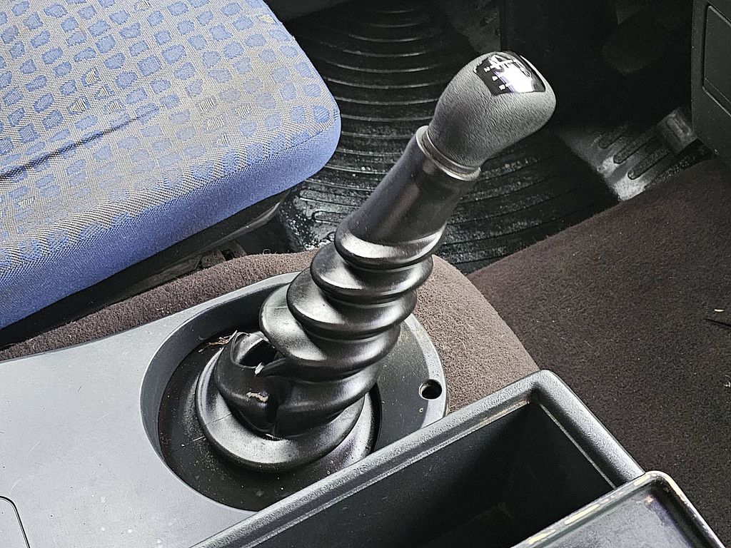 M.A.N. 8.140 L2000 nl truck taillift