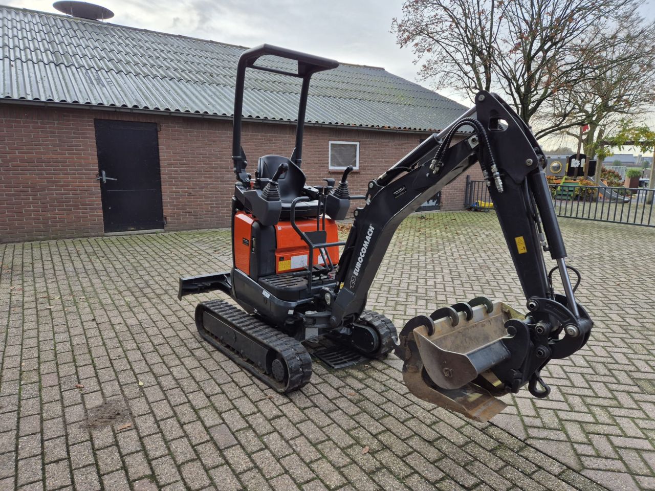 Eurocomach 12ZT minigraver