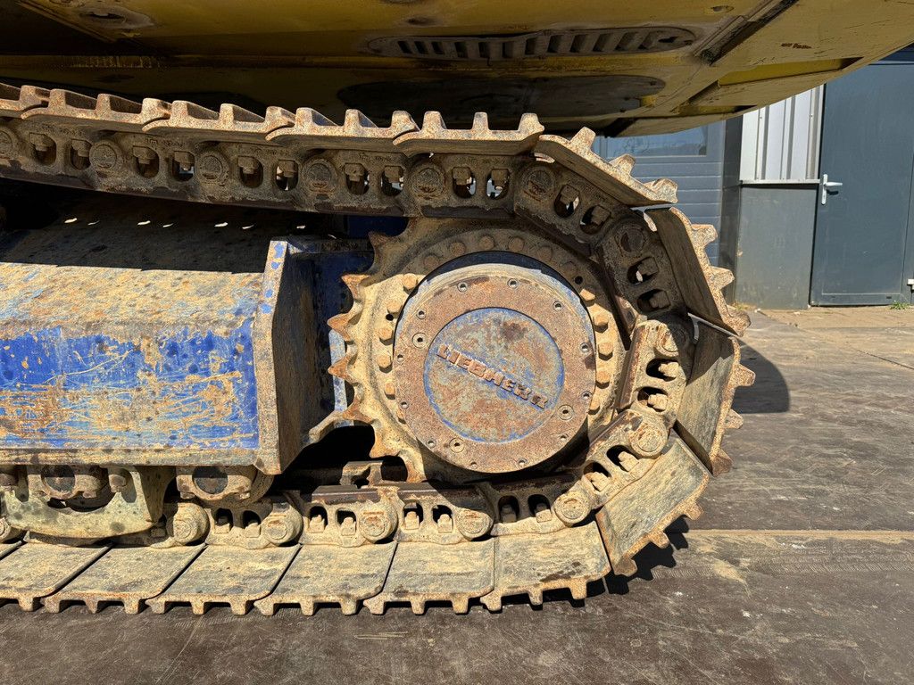 Liebherr R946 - triple boom