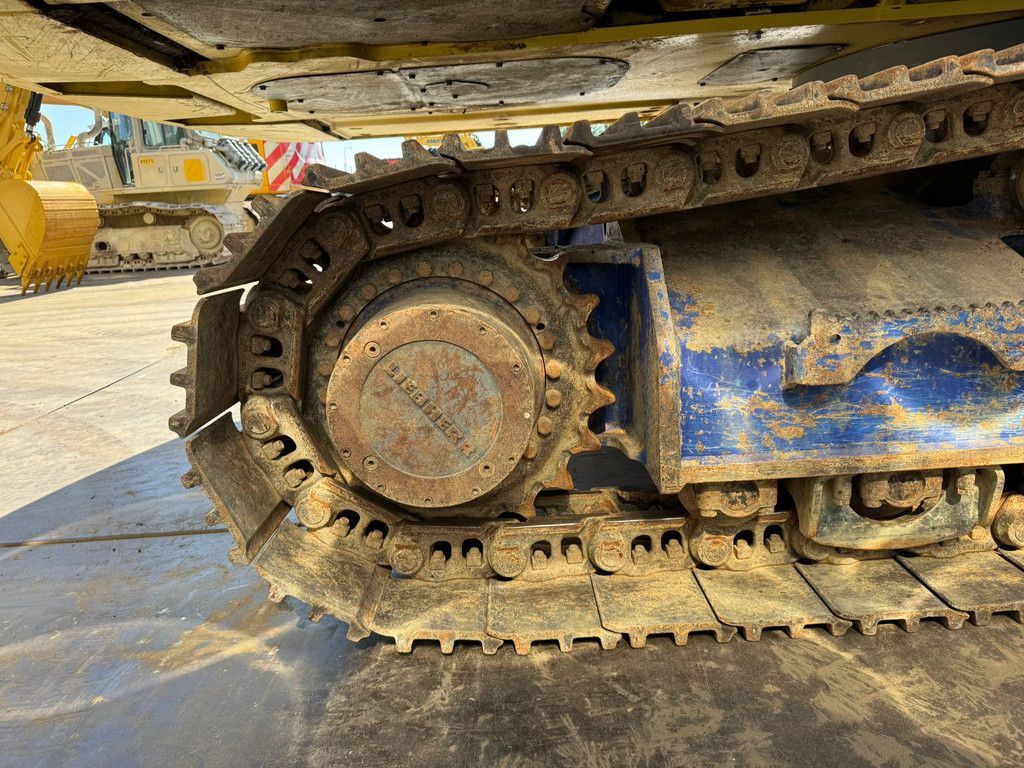 Liebherr R946 - triple boom