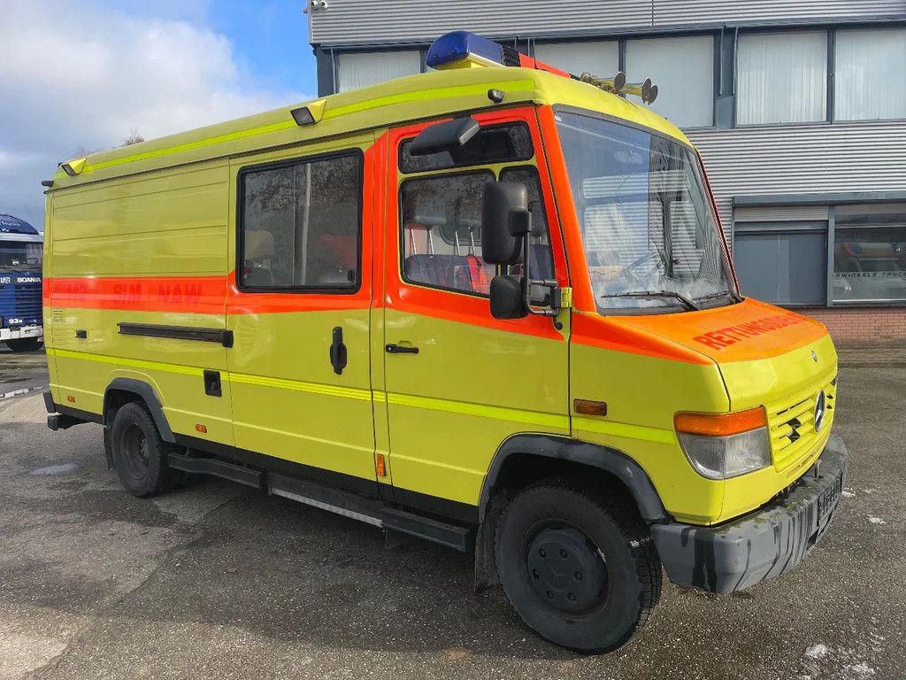 Mercedes-Benz 614 D-KA Rettungsdienst 4x2 Zeer mooi !!