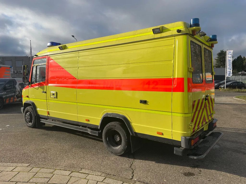 Mercedes-Benz 614 D-KA Rettungsdienst 4x2 Zeer mooi !!