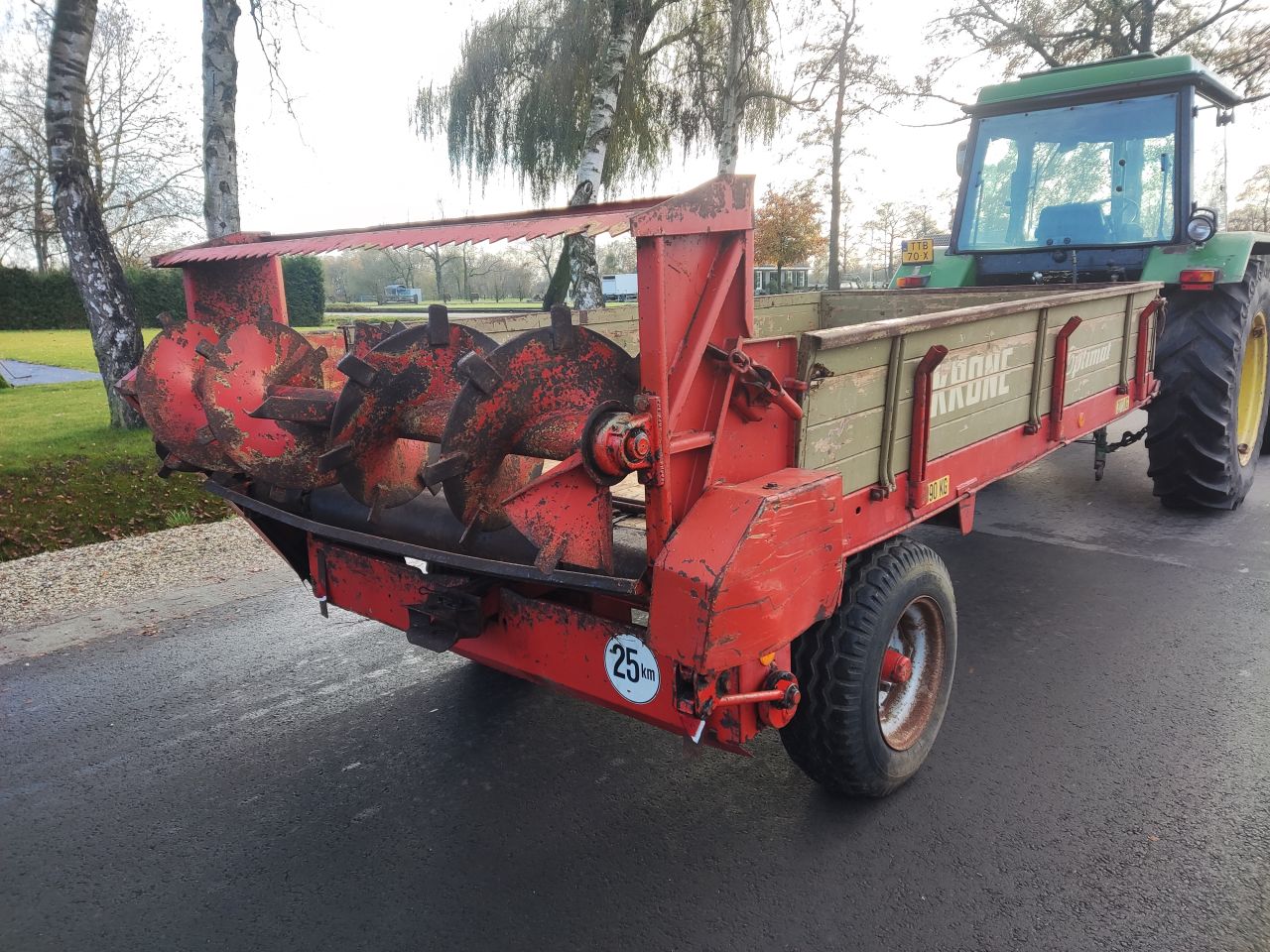 KRONE stalmestverspreider (type 3.0 ton, laadvermogen 3000 kg.)