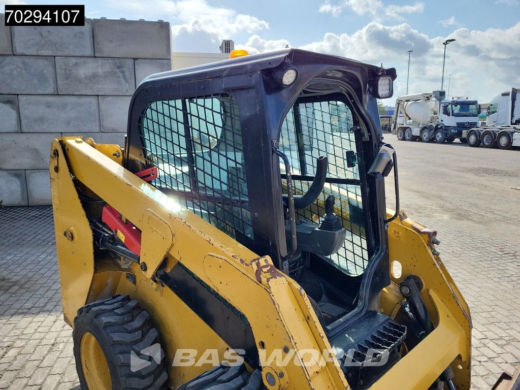 Caterpillar 226 D3 BUCKET + FORKS