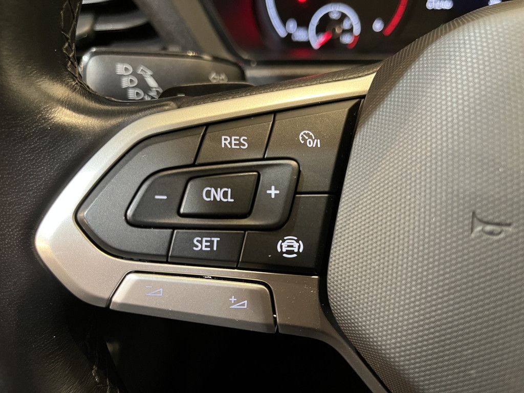 Volkswagen Caddy Maxi 2.0 TDI 123 PK Automaat / Euro 6 / Airco / Schuifdeur L + R / Cruise Control / Trekhaak / CarPlay / Camera / Klep / Stoelverwarming / 61.300 KM !!