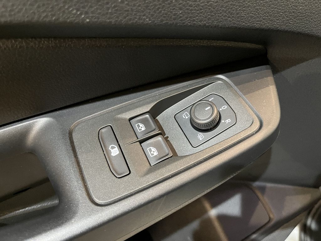 Volkswagen Caddy Maxi 2.0 TDI 123 PK Automaat / Euro 6 / Airco / Schuifdeur L + R / Cruise Control / Trekhaak / CarPlay / Camera / Klep / Stoelverwarming / 61.300 KM !!