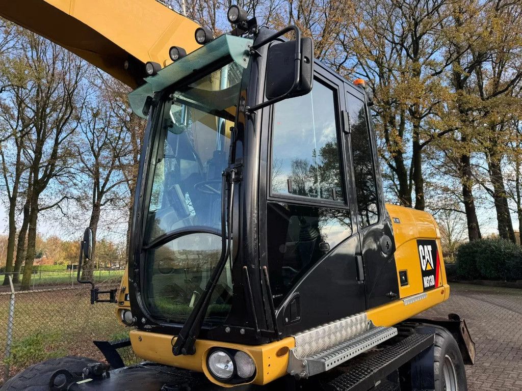 Caterpillar M313D Mobiele kraan