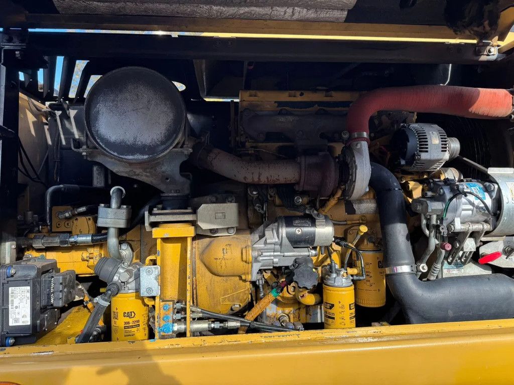 Caterpillar M313D Mobiele kraan