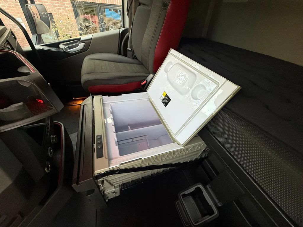 Volvo FH 460 4X2 Globetrotter Hydraulic VEB+ PROD 2019 NL truck