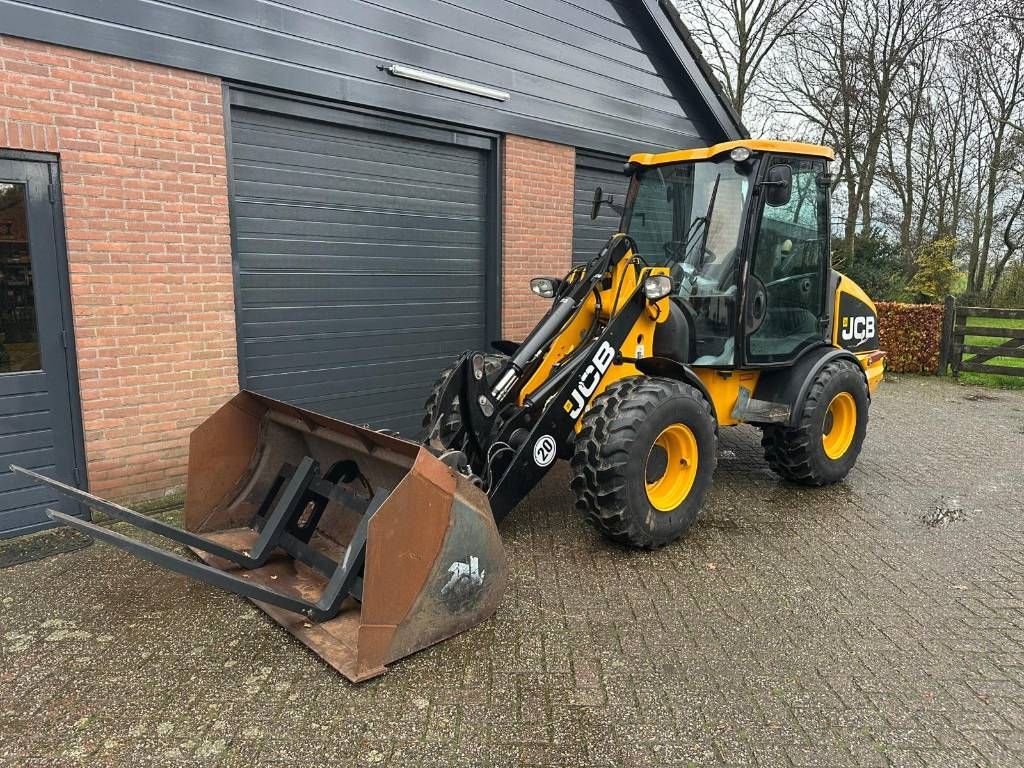 JCB 406