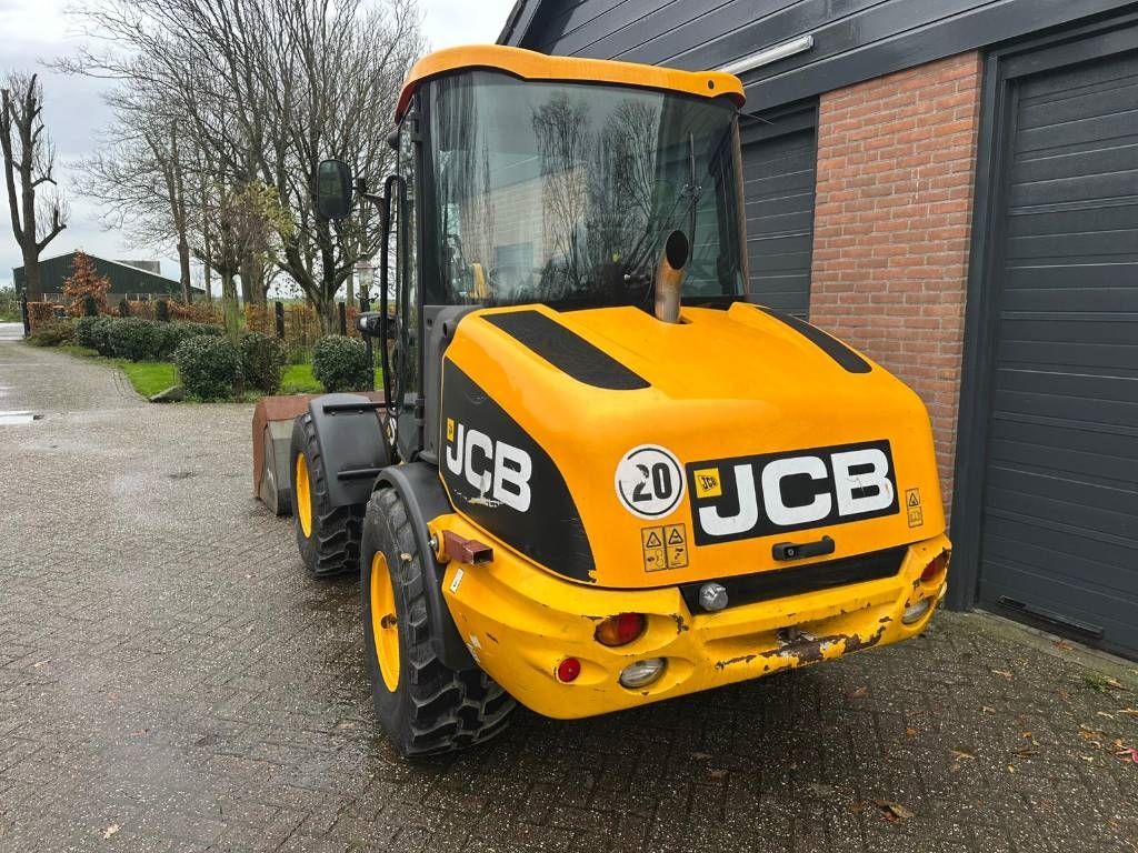 JCB 406