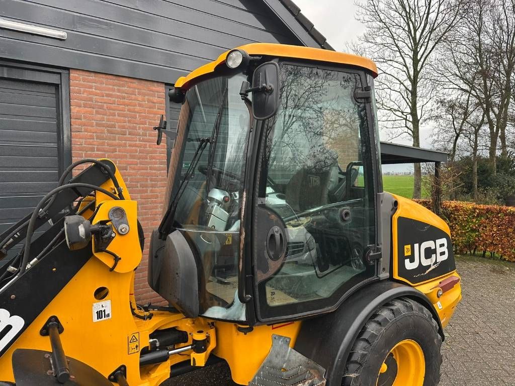 JCB 406
