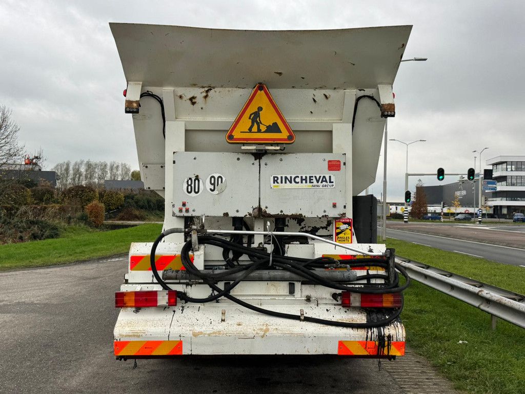 MercedesBenz Axor 2533 6x2x4 Rincheval Bitumensprayer / chip spreader