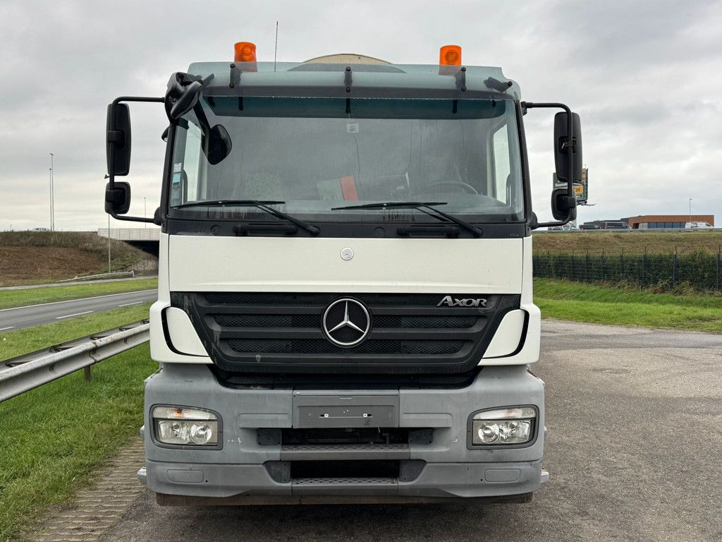 MercedesBenz Axor 2533 6x2x4 Rincheval Bitumensprayer / chip spreader