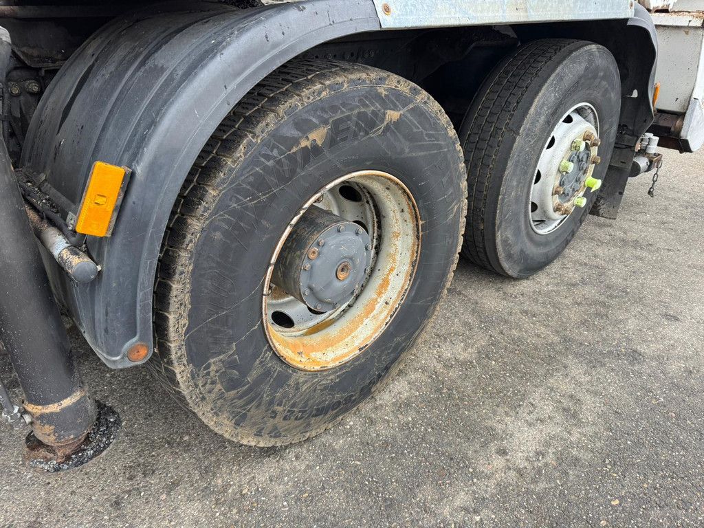 MercedesBenz Axor 2533 6x2x4 Rincheval Bitumensprayer / chip spreader