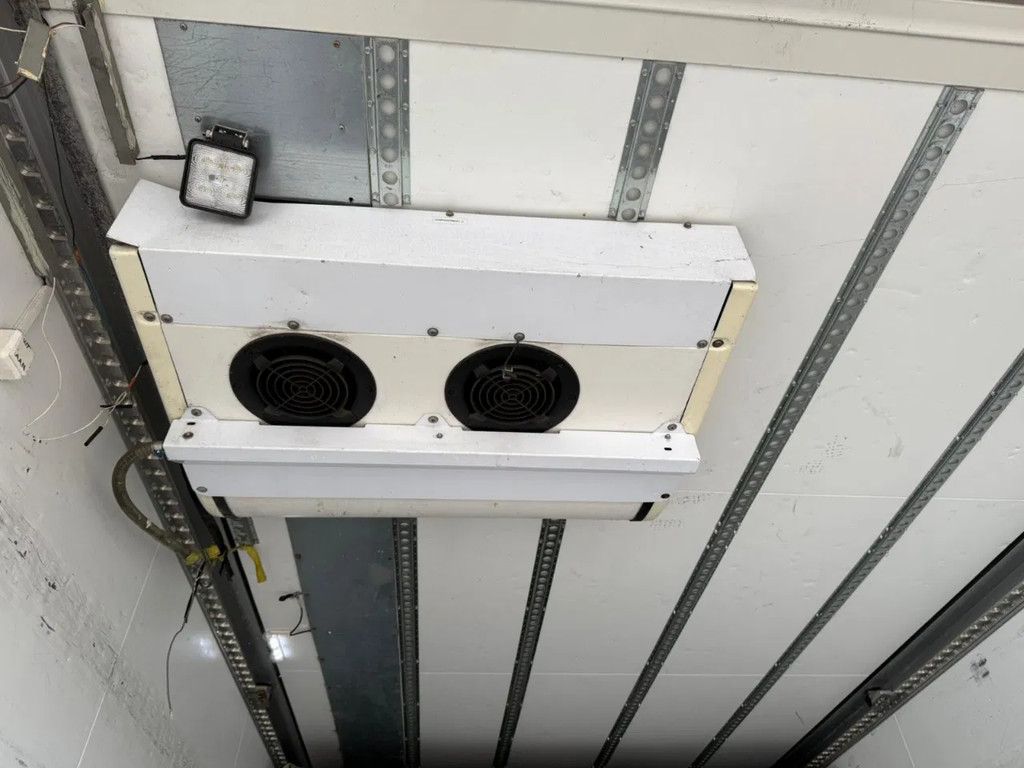 Schmitz Cargobull Carrier vector 1850 Frigo AS-2 Liftas Stuuras 2000KG LBW APK/ 31-03-2026