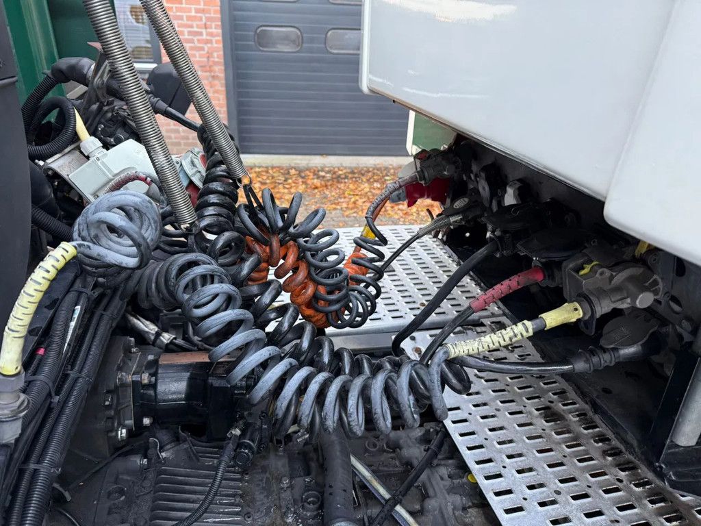 DAF CF 290 +HTF Koeloplegger PTO Powered koelmotor Dhollandia 3000KG NL Truck/Trailer 470.496KM