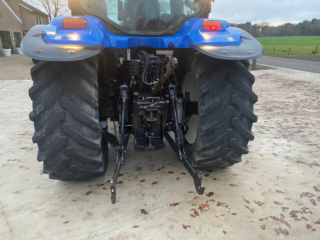 New Holland TS125A tractor