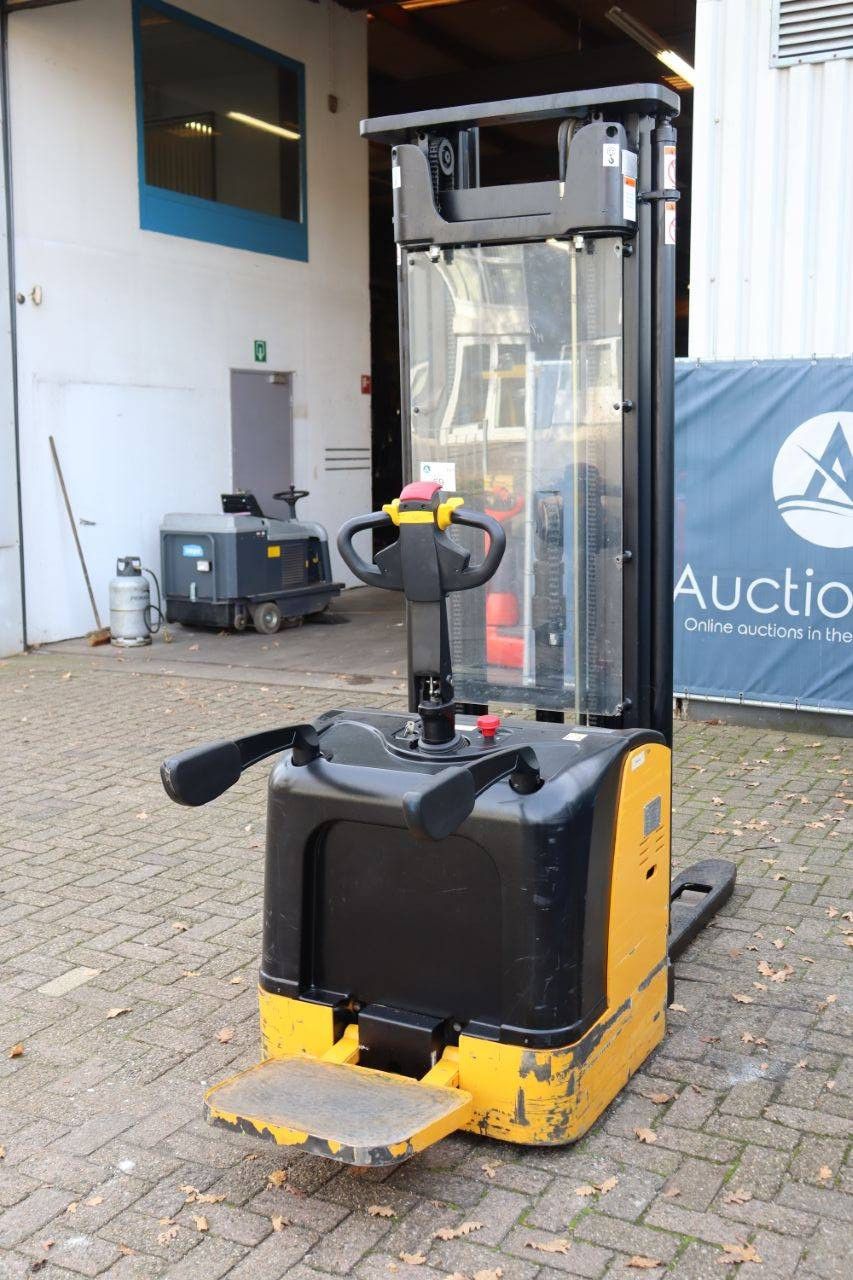 Stacker CDD15K Electric 1500kg 5.6m 2020