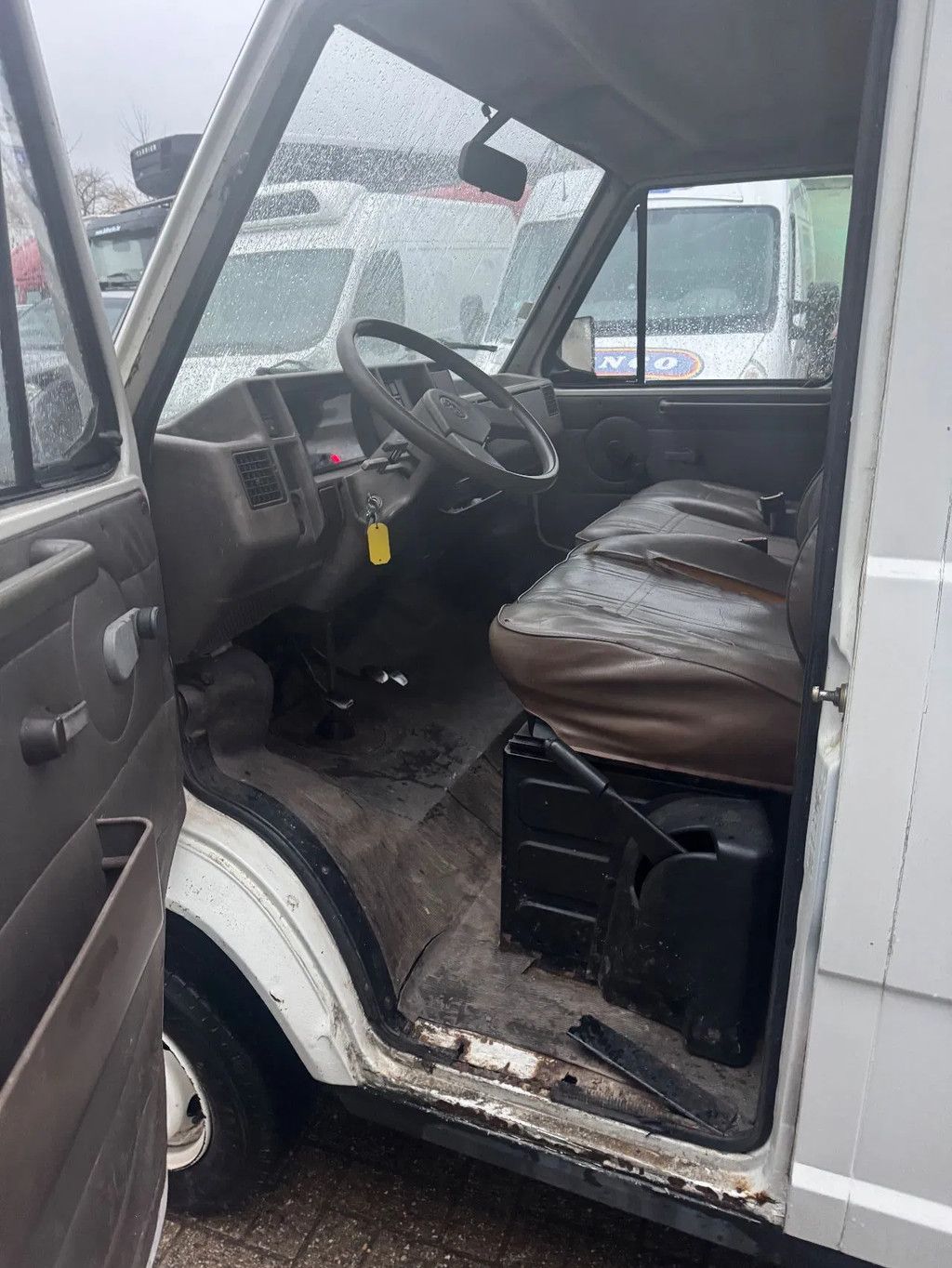 Peugeot J5 **PETROL-ESSENCE-TOPSHAPE**