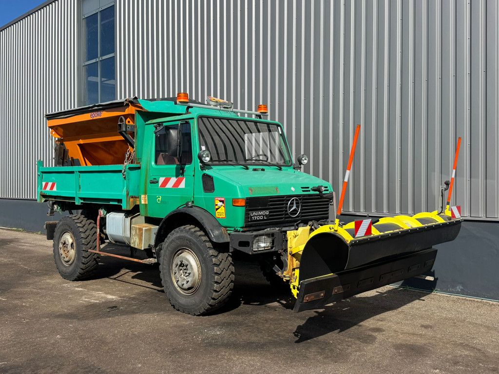 MercedesBenz Unimog U1700