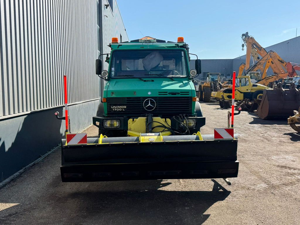 MercedesBenz Unimog U1700