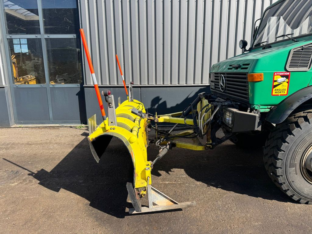 MercedesBenz Unimog U1700