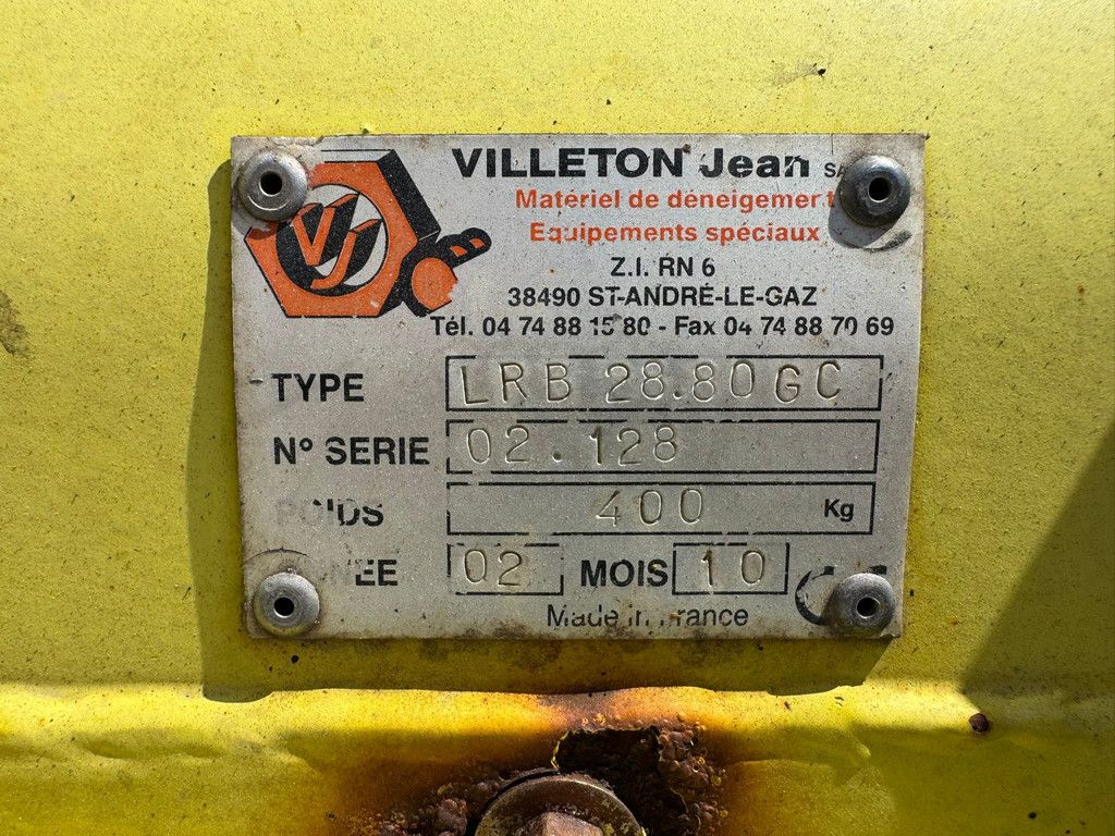 MercedesBenz Unimog U1700