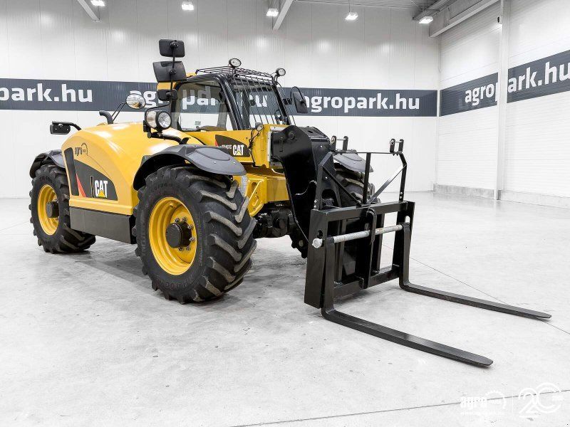 Caterpillar TH407C Agri 7,3 m, 3700 kg, air con, 150 liter pump, 126 hp CAT