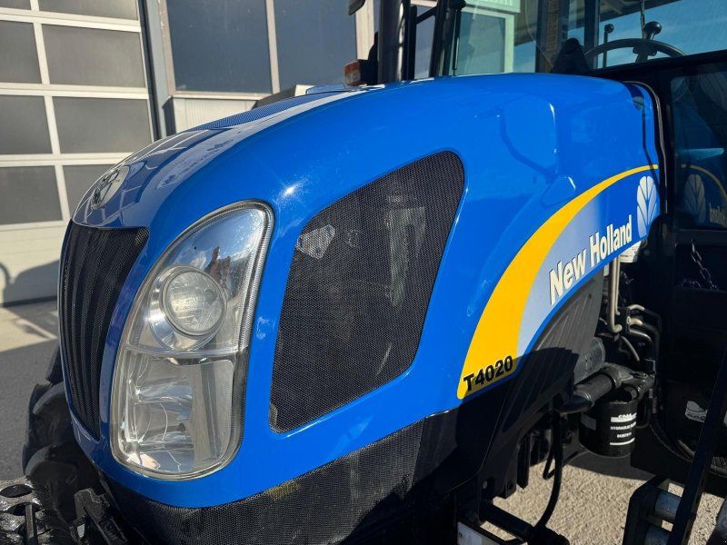 New Holland T4020 DeLuxe