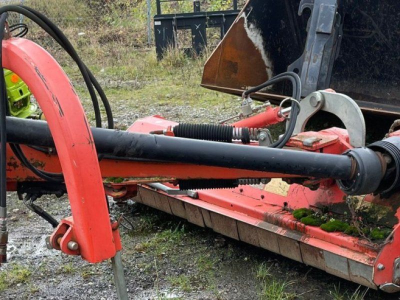Kuhn TB 211